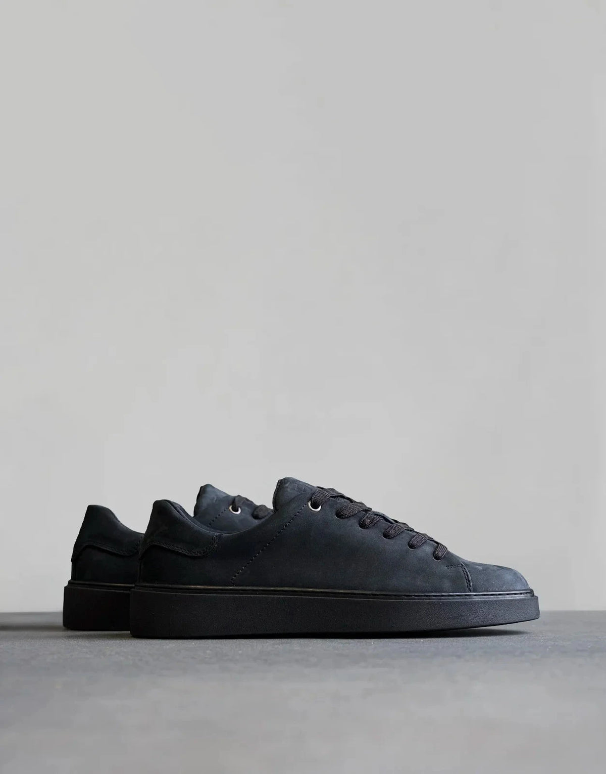 Fade Essential Nubuck Sneaker Black - Subwear