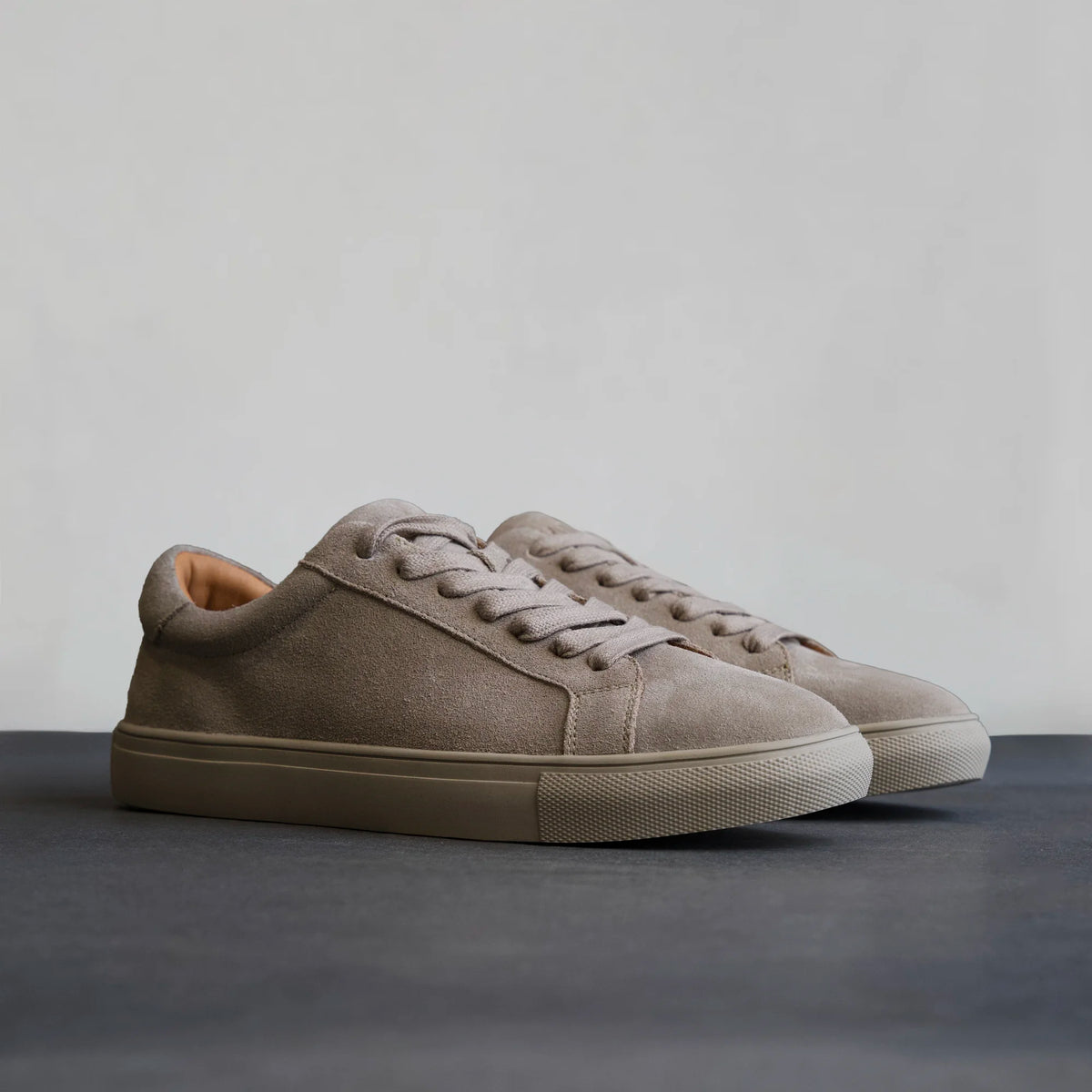 Fade Esssential Sneaker Suede Taupe