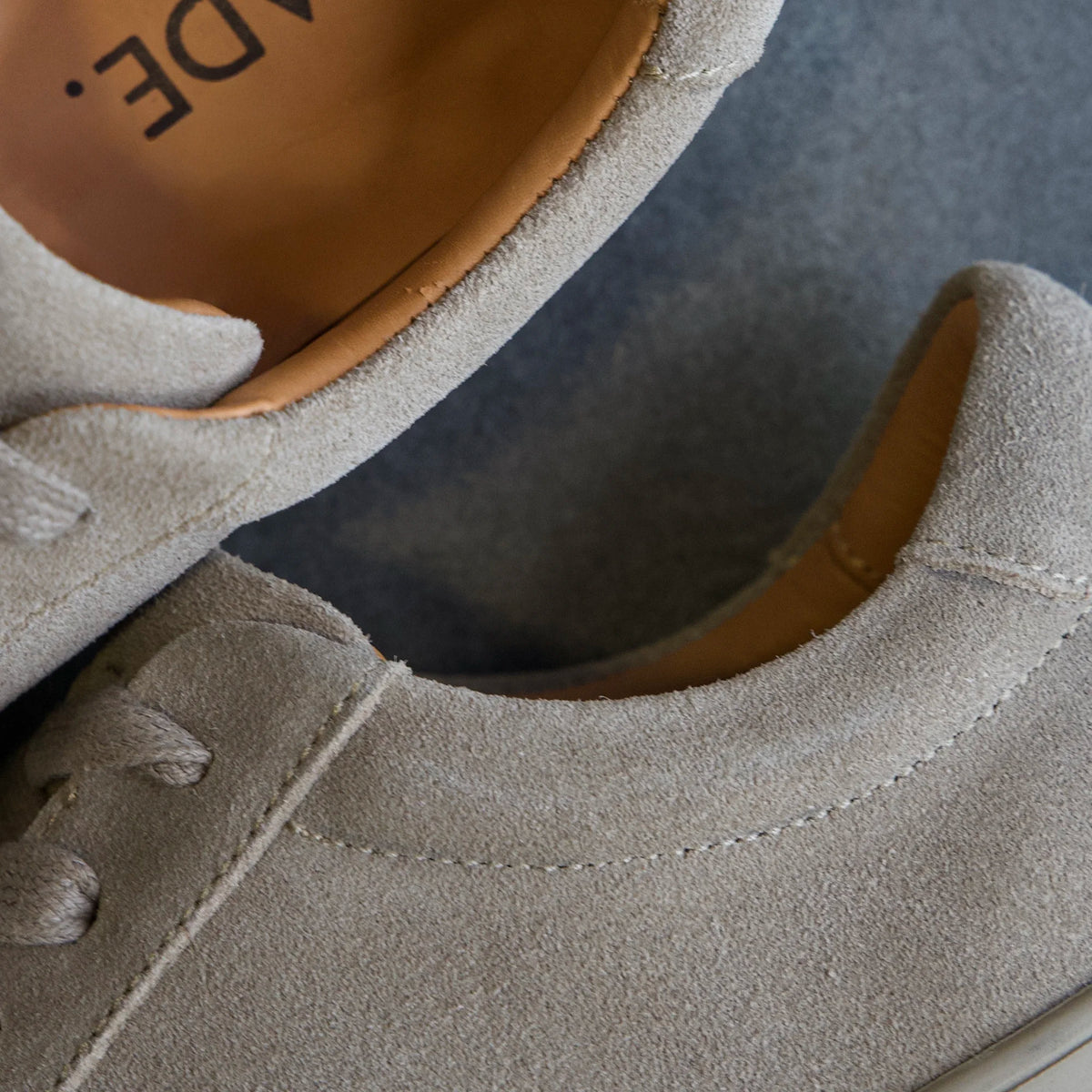 Fade Esssential Sneaker Suede Taupe