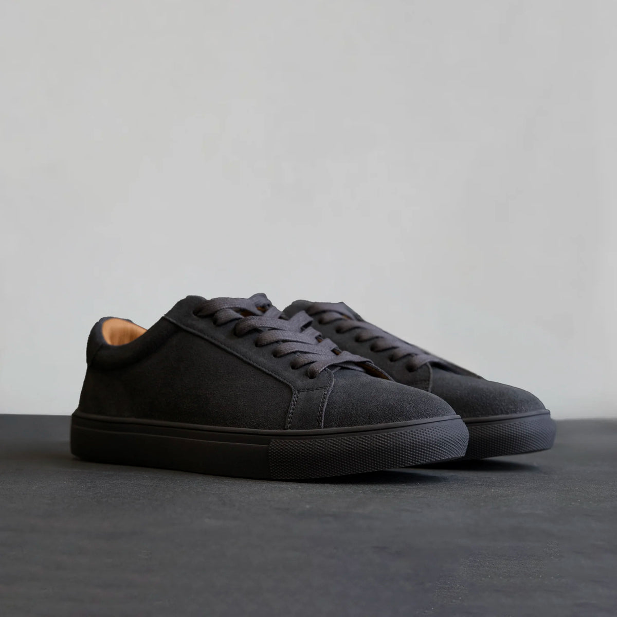 Fade Essential Sneaker Suede Grey