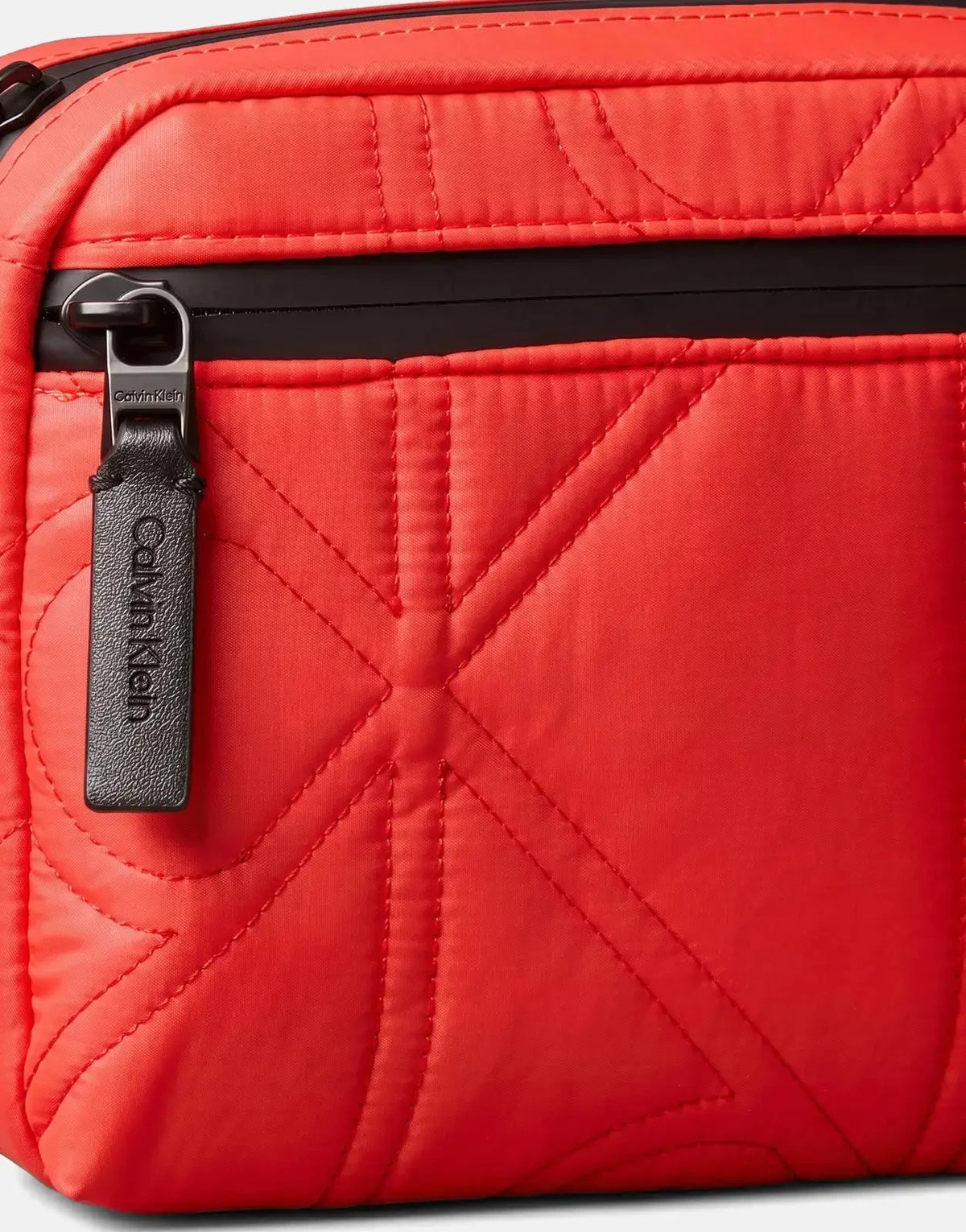 Calvin Klein Puffer Red Camera Bag - Subwear